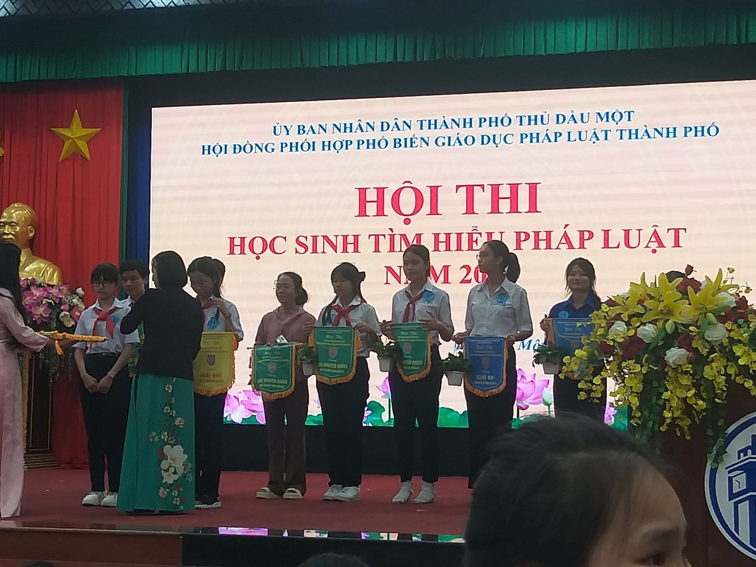 Hội thi học sinh tìm hiểu pháp luật trên Internet năm học 2024-2025